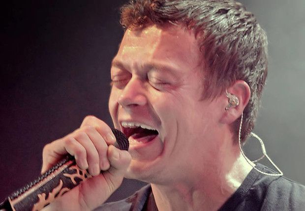 Three Doors Down Singer Kicks Out Fan That Pushes A Woman At