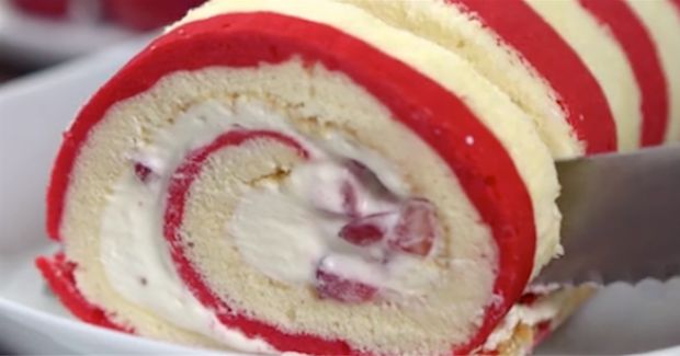 Make This Patriotic Roll Cake for 4th of July - Your Daily Dish