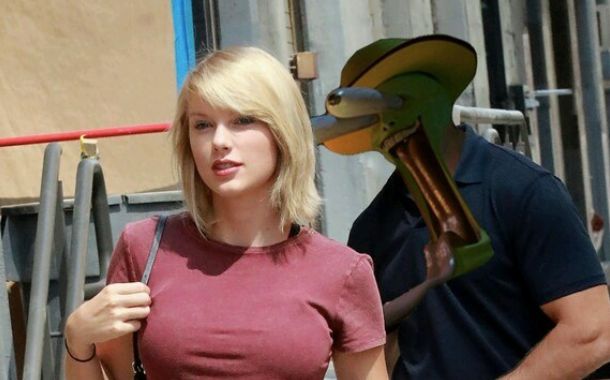 Guy Checking Out Taylor Swift Gets Hilariously Photoshopped Your