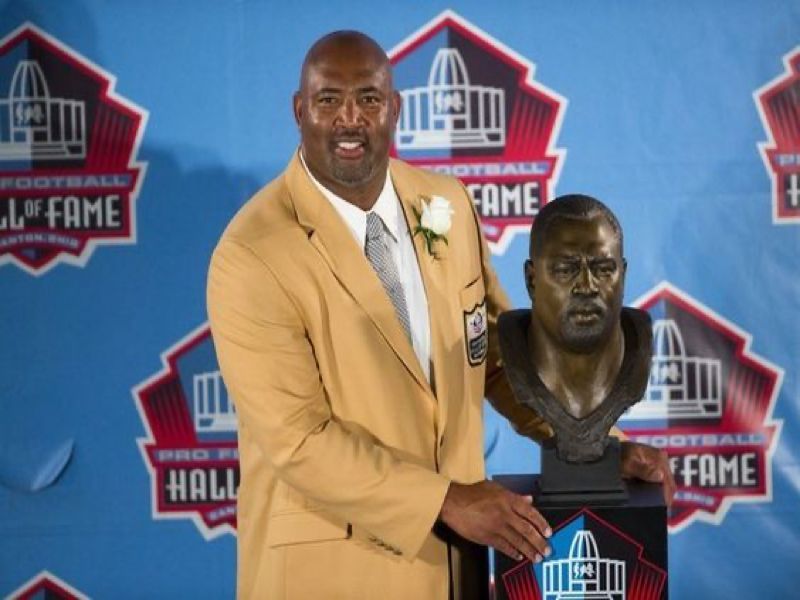Broke NFL Players Who Lost Everything After Their Playing Days broke-nfl-players-who-lost-everything-after-their-playing-days